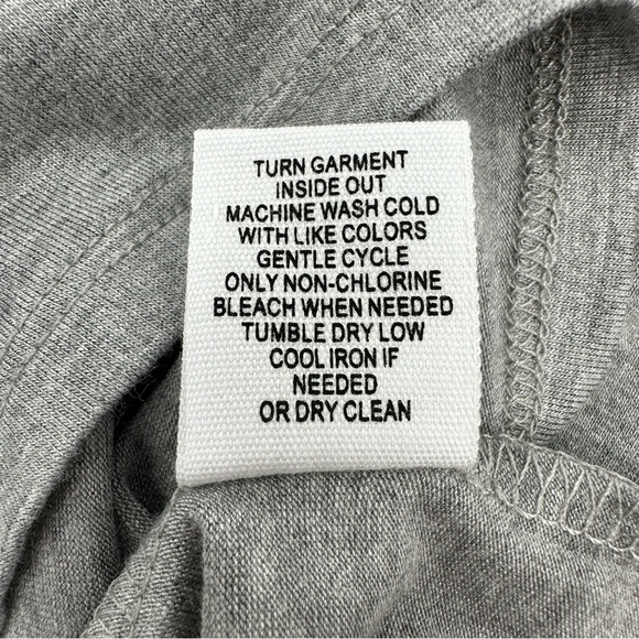 BRIT.NY Gray Star Embellished Tee Size Small NWT - Picture 9 of 10